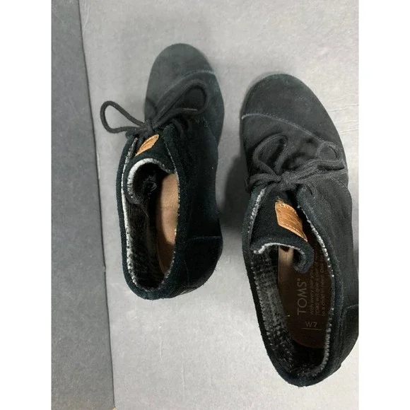 TOMS Black Suede Wedge Ankle Boots sz. 7 - Picture 4 of 8